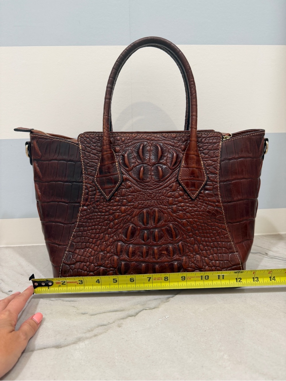 Pijushi Brown Croc-Embossed Leather Tote Bag - Picture 2 of 16